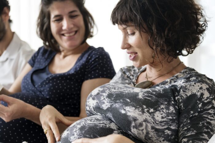 pregnant support group meet up in a house